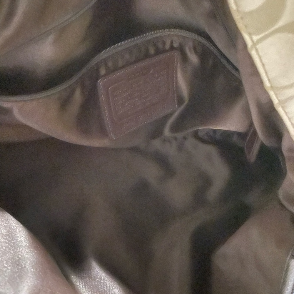 Like new Authentic Coach - Picture 8 of 9